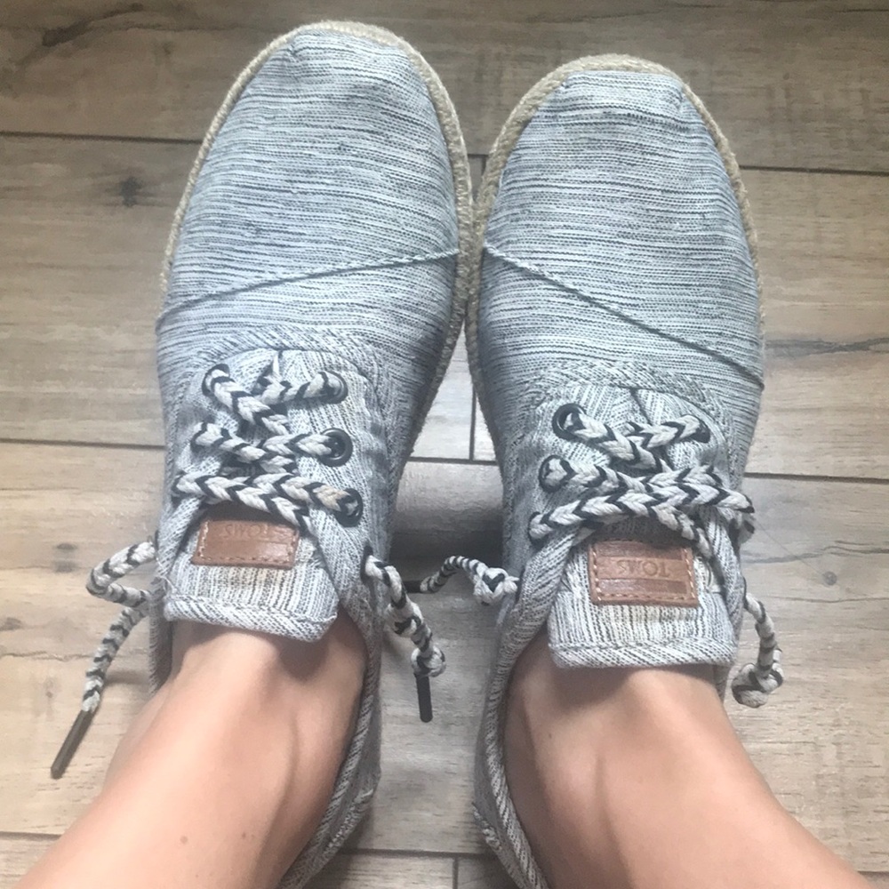 Toms tennis shoes